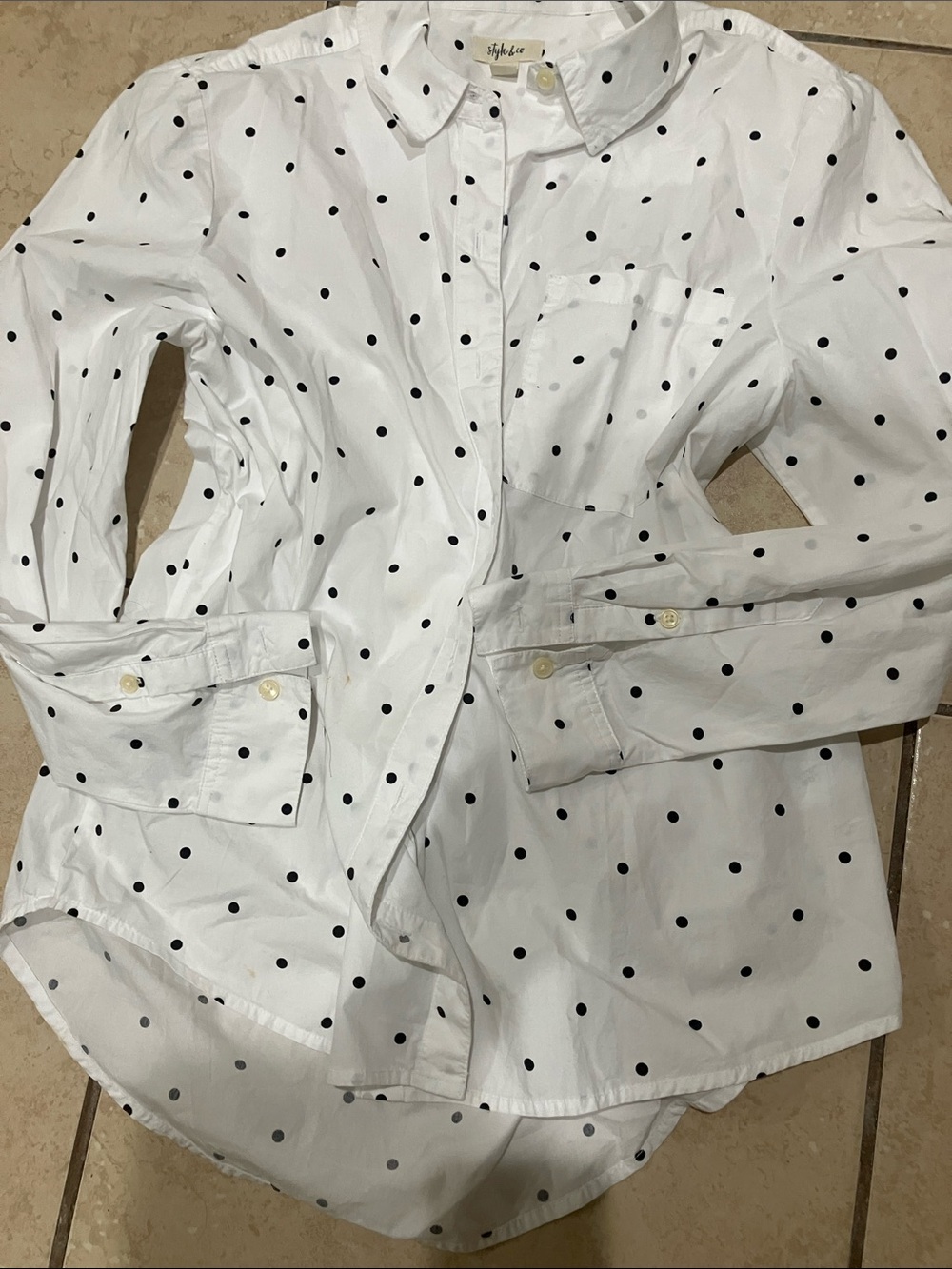 Style & Co. White Button-Up Shirt with Black Polka Dots